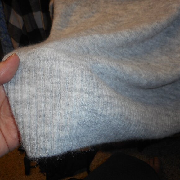 H & M cowl neck sweater, long sleeves, ribbed cowl and bottom hem - Picture 5 of 8